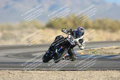 media/Dec-07-2025-CVMA (Sun) [[3e7d2de5dc]]/Race 18-Formula Twins-Formula 40 UL/